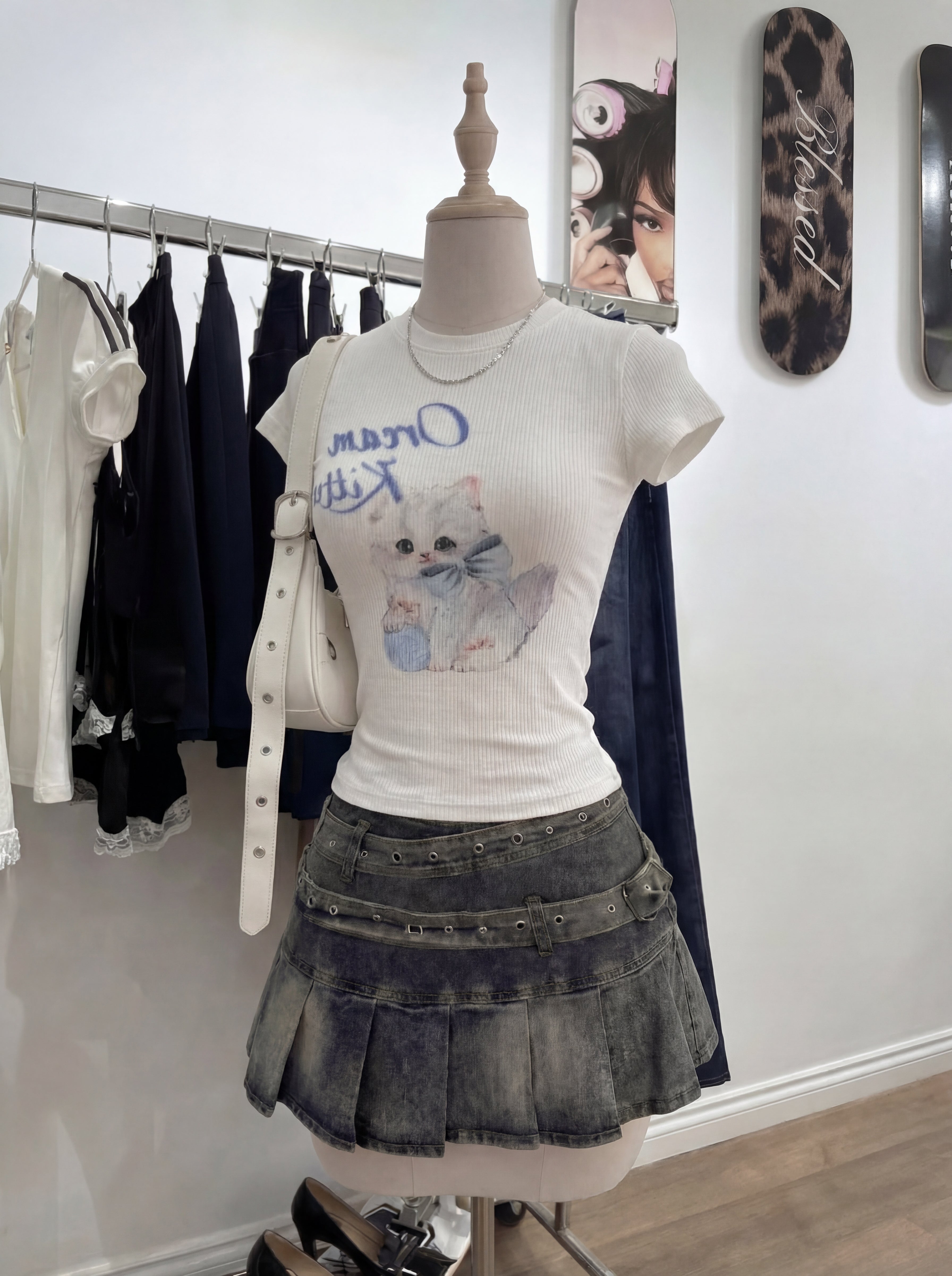 WHITE CAT PRINT FITTED TOP